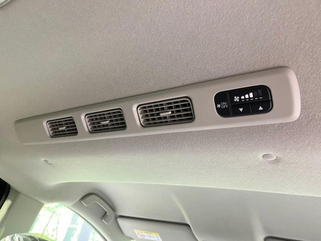 フリード ｅ：ＨＥＶエアー　ＥＸ　登録済未使用車　純正９型ナビ　両側電動ドア　バックカメラ　衝突被害軽減システム　レーダークルーズ　コーナーセンサー　シートヒーター　ＬＥＤヘッドライト　純正１５インチアルミ　Ａｐｐｌｅｃａｒｐｌａｙ（44枚目）