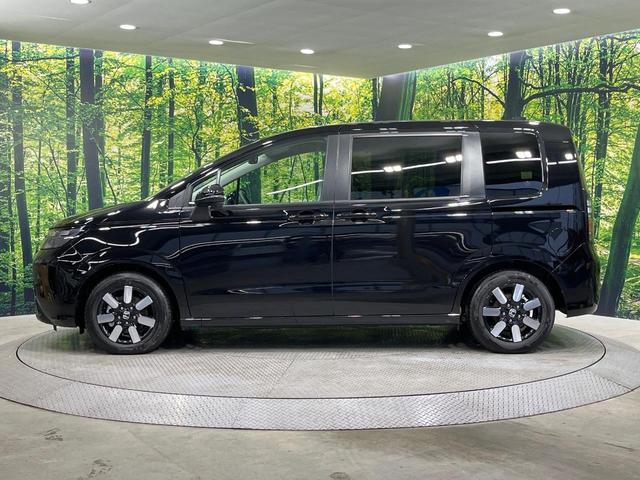 フリード ｅ：ＨＥＶエアー　ＥＸ　登録済未使用車　純正９型ナビ　両側電動ドア　バックカメラ　衝突被害軽減システム　レーダークルーズ　コーナーセンサー　シートヒーター　ＬＥＤヘッドライト　純正１５インチアルミ　Ａｐｐｌｅｃａｒｐｌａｙ（58枚目）