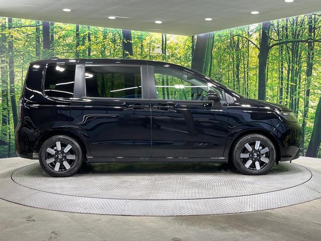 フリード ｅ：ＨＥＶエアー　ＥＸ　登録済未使用車　純正９型ナビ　両側電動ドア　バックカメラ　衝突被害軽減システム　レーダークルーズ　コーナーセンサー　シートヒーター　ＬＥＤヘッドライト　純正１５インチアルミ　Ａｐｐｌｅｃａｒｐｌａｙ（60枚目）