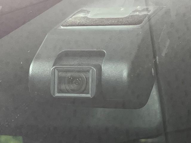 ライズ Ｚ　禁煙車　純正ＳＤナビ　全周囲カメラ　衝突被害軽減システム　レーダークルーズ　ＢＳＭ　ドラレコ　コーナーセンサー　スマートキー　ＬＥＤヘッド　ビルトインＥＴＣ　純正１７インチアルミ　オートハイビーム（7枚目）