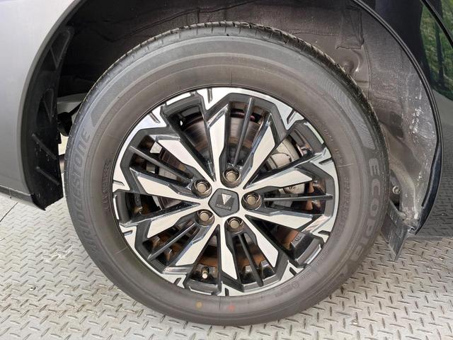 �y�����I�v�V�����A���~�z�C�[���z�����I�v�V�����z�C�[���𑕒��B���s���\�̌���ɉ����A�O�ς����X�^�C���b�V���ɂȂ��Ă��܂��B