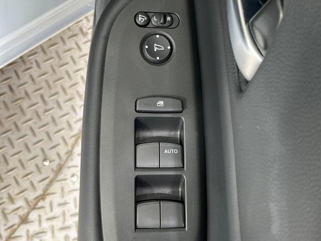 フィット ｅ：ＨＥＶホーム　禁煙車　純正９型ＳＤナビ　バックカメラ　衝突被害軽減システム　レーダークルーズ　ドラレコ　コーナーセンサー　スマートキー　ＬＥＤヘッド　ビルトインＥＴＣ　車線逸脱警報　オートライト　オートエアコン（23枚目）