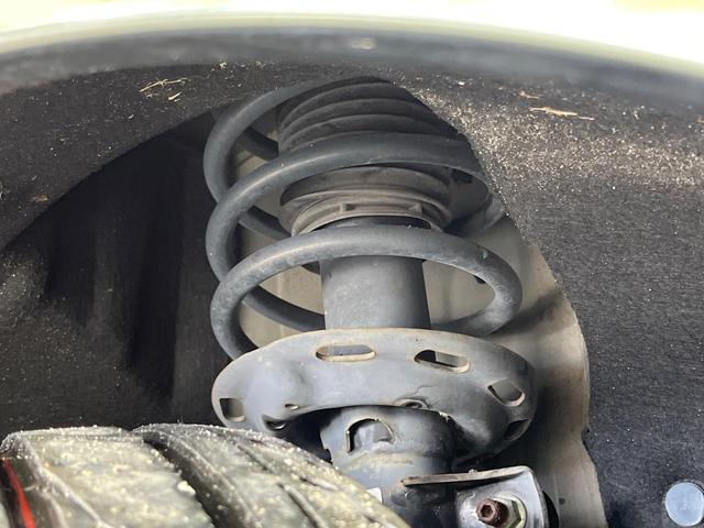 ヴェゼル ハイブリッドZ 禁煙車 純正8型ナビ バックカメラ 衝突被害軽減システム ドラレコ スマートキー LEDヘッド シートヒーター ETC クルコン オートライト デュアルエアコン Bluetooth CD DVD再生(20枚目)