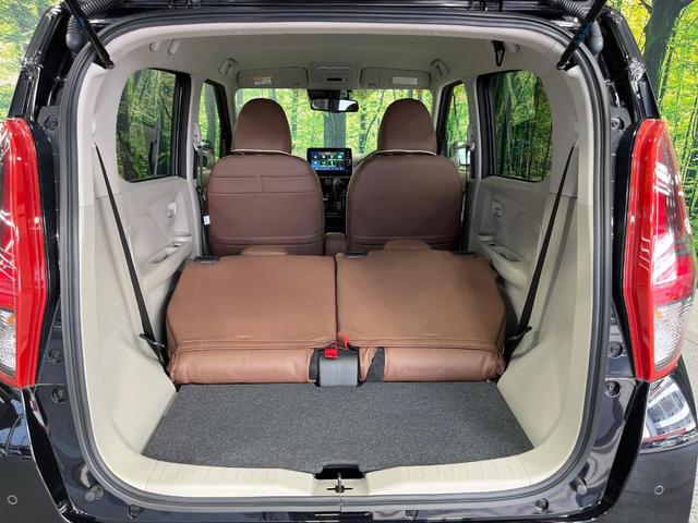 ���i�̂���������ʋ΁A���}���ɏ\���ȉ׎��X�y�[�X���m�ۂ��Ă���܂��B�Z�J���h�V�[�g��|���ƁA�傫�ȉו��̐ύڂ��\�ł���