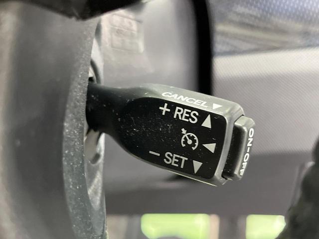 �y�N���[�Y�R���g���[���z�������H�����N���N���s�B�A�N�Z���𗣂��Ă���葬�x�ő��s���ł��A�������^�]���̕��S���y���I�����E�������ȒP�ȃX�C�b�`����Œ����ł��܂��B