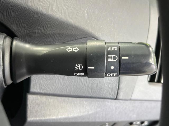 Ｓ　禁煙車　ＳＤナビ　バックカメラ　スマートキー　ＨＩＤヘッド　オートライト　オートエアコン　Ｂｌｕｅｔｏｏｔｈ　ＣＤ　ＤＶＤ再生　フルセグ　プライバシーガラス　盗難防止システム（画像7）