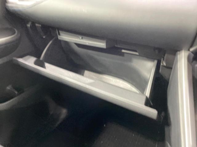 ハイブリッドＳ－Ｚ　禁煙車　１０．５ディスプレイオーディオ　両側電動ドア　バックカメラ　衝突被害軽減システム　ハーフレザーシート　ドラレコ　コーナーセンサー　スマートキー　ＬＥＤヘッド　ＥＴＣ２．０　純正１７インチアルミ（画像44）