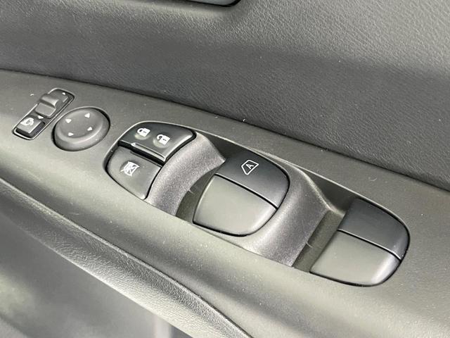 ｅ－パワー　ハイウェイスターＶ　禁煙車　純正１０型ナビ　両側電動ドア　後席モニター　全周囲カメラ　プロパイロット　ＢＳＭ　衝突被害軽減システム　ドラレコ　コーナーセンサー　ＬＥＤヘッド　ビルトインＥＴＣ　Ｂｌｕｅｔｏｏｔｈ（画像22）