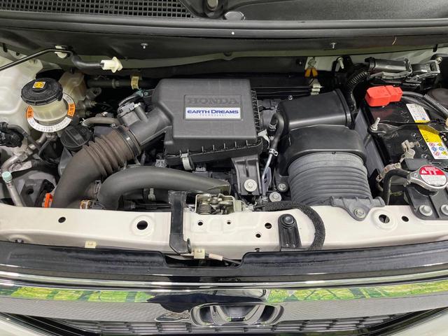 Ｇ・Ｌターボホンダセンシング　禁煙車　両側電動ドア　純正８型ＳＤナビ　バックカメラ　衝突被害軽減システム　ハーフレザーシート　ドラレコ　スマートキー　ＬＥＤヘッド　ビルトインＥＴＣ　純正１５インチアルミ　車線逸脱警報　オートライト（画像18）