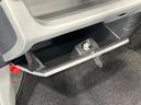 ＦＸ　禁煙車　ＣＤ　電動格納ミラー　ドアバイザー　プライバシーガラス　衝突安全ボディ　盗難防止システム　キーレスエントリー　パワーウィンドウ　パワーステアリング（31枚目）