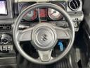 インテリアに合わせたデザインのステアリングは、運転される方のことも考え、運転しやすい形状、大きさです。是非一度、実際に触ってお確かめください。
