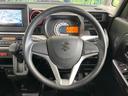 インテリアに合わせたデザインのステアリングは、運転される方のことも考え、運転しやすい形状、大きさです。是非一度、実際に触ってお確かめください。
