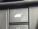 【パワーバックドア】スマートキーや運転席のボタンを押すだけでリアゲートが自動で開閉します！荷物を持っている時や、高い位置にあるバックドアを閉める際に便利な機能です♪