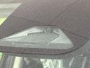 【ホンダセンシング】走行中に前方の車両等を認識し、衝突しそうな時は警報とブレーキで衝突回避と被害軽減をアシスト。より安全にドライブをお楽しみいただけます。