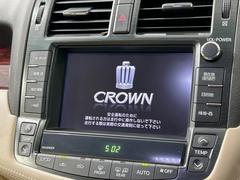 【メーカー純正ナビ】インテリアに溶け込むスタイリッシュな「専用設計」メーカーナビを装備♪視認性や操作性など基本性能にも優れ、より上質なカーライフをお楽しみいただけます。 3