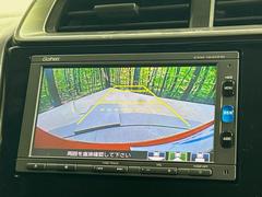 【バックカメラ】駐車時に後方がリアルタイム映像で確認できます。大型商業施設や立体駐車場での駐車時や、夜間のバック時に大活躍！運転スキルに関わらず、今や必須となった装備のひとつです！ 6