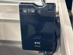 【ＥＴＣ】高速道路の料金所をストレスなく通過！話題のスポットやサービスエリアに多い「スマートIntercooler」利用時は必須のアイテムです。当店でセットアップを実施、ご納車当日からすぐにご利用いただけます！ 5