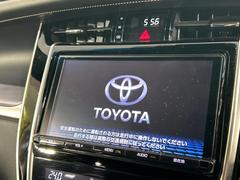 【純正９型ナビ】人気の純正ナビを装備しております。ナビの使いやすさはもちろん、オーディオ機能も充実！キャンプや旅行はもちろん、通勤や買い物など普段のドライブも楽しくなるはず♪ 4