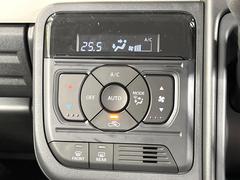 【オートエアコン】一度お好みの温度に設定すれば、車内の温度を検知し風量や温度を自動で調整。暑い…寒い…と何度もスイッチ操作をする必要はありません。快適な車内空間には必須の機能ですね♪ 3