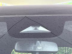 【ホンダセンシング】走行中に前方の車両等を認識し、衝突しそうな時は警報とブレーキで衝突回避と被害軽減をアシスト。より安全にドライブをお楽しみいただけます。 3