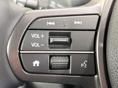 【ステアリングスイッチ】運転中、前方から目線をそらすことなく、オーディオ等の操作が可能な便利機能！安心＆快適なドライブを演出してくれます♪ 7