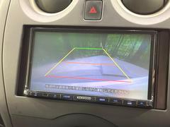 【バックカメラ】駐車時に後方がリアルタイム映像で確認できます。大型商業施設や立体駐車場での駐車時や、夜間のバック時に大活躍！運転スキルに関わらず、今や必須となった装備のひとつです！ 5
