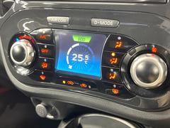 【オートエアコン】一度お好みの温度に設定すれば、車内の温度を検知し風量や温度を自動で調整。暑い…寒い…と何度もスイッチ操作をする必要はありません。快適な車内空間には必須の機能ですね♪ 5