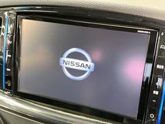 【純正９型ナビ】人気の純正ナビを装備しております。ナビの使いやすさはもちろん、オーディオ機能も充実！キャンプや旅行はもちろん、通勤や買い物など普段のドライブも楽しくなるはず♪ 3