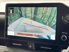 【バックカメラ】駐車時に後方がリアルタイム映像で確認できます。大型商業施設や立体駐車場での駐車時や、夜間のバック時に大活躍！運転スキルに関わらず、今や必須となった装備のひとつです！ 4