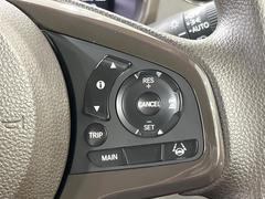 【アダプティブクルーズコントロール】高速道路での長距離走行が楽に！！自動で速度を保つクルーズコントロールが、衝突軽減システムと連携し、前方の車両を感知して車間を保つように速度調節してくれます！！ 6