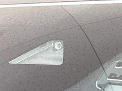 【スマートブレーキサポート】走行中に前方の車両等を認識し、衝突しそうな時は警報とブレーキで衝突回避と被害軽減をアシスト。より安全にドライブをお楽しみいただけます。 3