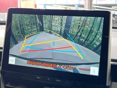 【バックカメラ】駐車時に後方がリアルタイム映像で確認できます。大型商業施設や立体駐車場での駐車時や、夜間のバック時に大活躍！運転スキルに関わらず、今や必須となった装備のひとつです！ 6