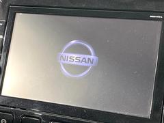 【純正９インチナビ】人気の純正ナビを装備。オーディオ機能も充実しており、Ｂｌｕｅｔｏｏｔｈ接続すればお持ちのスマホやＭＰ３プレイヤーの音楽を再生可能！毎日の運転がさらに楽しくなります！！ 3