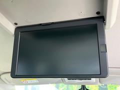 【フリップダウンモニター】大画面モニターで後席でもエンタメをお楽しみいただけます。小さなお子様にも大人気の装備です♪ 6
