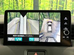 【マルチビューカメラシステム】専用のカメラにより、上から見下ろしたような視点で３６０度クルマの周囲を確認することができます☆死角部分も確認しやすく、狭い場所での切り返しや駐車もスムーズに行えます。 4