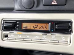 【オートエアコン】一度お好みの温度に設定すれば、車内の温度を検知し風量や温度を自動で調整。暑い…寒い…と何度もスイッチ操作をする必要はありません。快適な車内空間には必須の機能ですね♪ 6