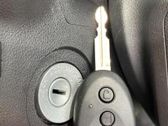 【キーレス】少し離れた場所からでもボタン一つでドアの開錠・施錠ができるのでとっても便利！ドアの鍵穴周りに傷をつけることもありません♪ 7