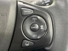 【アダプティブクルーズコントロール】高速道路での長距離走行が楽に！！自動で速度を保つクルーズコントロールが、衝突軽減システムと連携し、前方の車両を感知して車間を保つように速度調節してくれます！！ 7
