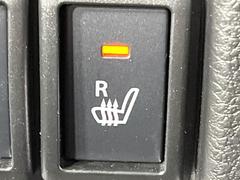 【シートヒーター】寒い日に重宝するシートヒーター！エアコンより早く温まってくれるので寒がりの人も安心ですね♪エアコンの温風は乾燥するから苦手、という方にもをおすすめです。 6