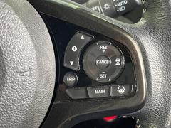 【アダプティブクルーズコントロール】高速道路での長距離走行が楽に！！自動で速度を保つクルーズコントロールが、衝突軽減システムと連携し、前方の車両を感知して車間を保つように速度調節してくれます！！ 6