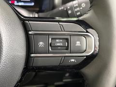 �ڥ����ץƥ��֥��롼������ȥ�����۹�®ƻϩ�Ǥ�Ĺ��Υ���Ԥ��ڤˡ�����ư��®�٤��ݤĥ��롼������ȥ����뤬�����ͷڸ������ƥ��Ϣ�Ȥ��������μ�ξ���Τ��Ƽִ֤��ݤĤ褦��®��Ĵ�ᤷ�Ƥ���ޤ����� 4