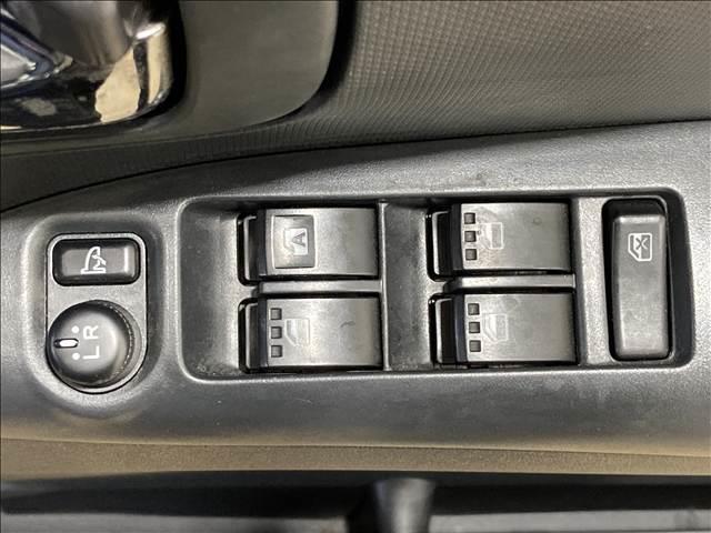 ���X�ł͔N�ԂP�O�O�O��ȏ��̔����Ă���v���̃X�^�b�t�����q�l�̃��C�t�X�^�C���ɍ��������Ԃ����Љ�I���q�l�̃J�[���C�t�ɂ҂�����ƍ�������������Ă����Ă��������܂��B