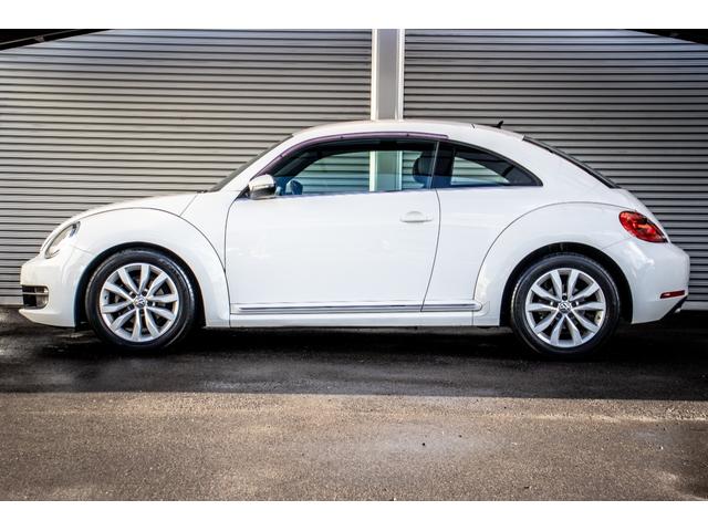 ザ・ビートル デザインレザーパッケージ　地デジフルセグ　１オーナー車　ＡＵＸ　助手席エアバッグ　盗難防止　ｂｌｕｅｔｏｏｔｈ　禁煙　本革シート　運転席エアバッグ　ＨＤＤナビ　パワーウィンドウ　ＡＢＳ　パワーステアリング　ナビＴＶ（16枚目）