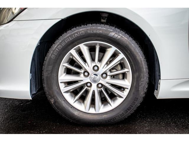 クラウン ロイヤルサルーン　ＵＳＢポート　ダブルエアバック　スマートキー＆プッシュスタート　クルーズコントロール　電動シート　オートエアコン　キーフリーシステム　パワーウインド　盗難防止装置　ナビ　サイドエアバック　横滑り防止（14枚目）