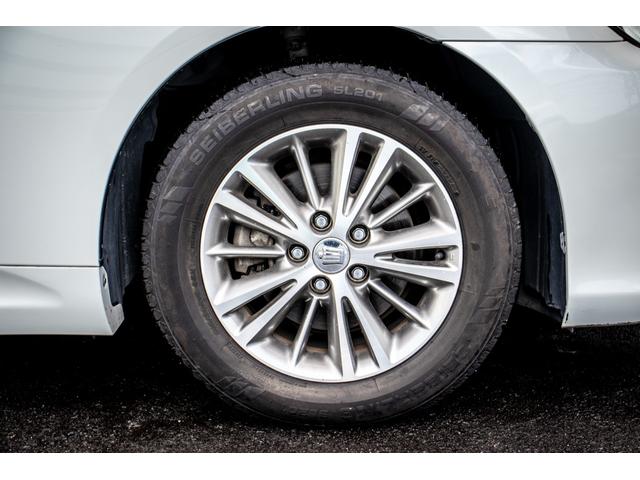 クラウン ロイヤルサルーン　ＵＳＢポート　ダブルエアバック　スマートキー＆プッシュスタート　クルーズコントロール　電動シート　オートエアコン　キーフリーシステム　パワーウインド　盗難防止装置　ナビ　サイドエアバック　横滑り防止（16枚目）