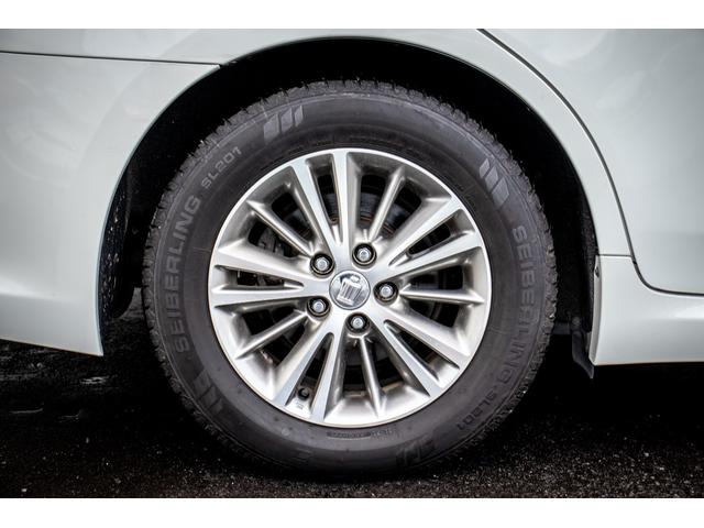 クラウン ロイヤルサルーン　ＵＳＢポート　ダブルエアバック　スマートキー＆プッシュスタート　クルーズコントロール　電動シート　オートエアコン　キーフリーシステム　パワーウインド　盗難防止装置　ナビ　サイドエアバック　横滑り防止（17枚目）