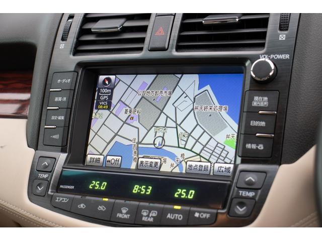 クラウン ロイヤルサルーン　ＵＳＢポート　ダブルエアバック　スマートキー＆プッシュスタート　クルーズコントロール　電動シート　オートエアコン　キーフリーシステム　パワーウインド　盗難防止装置　ナビ　サイドエアバック　横滑り防止（20枚目）