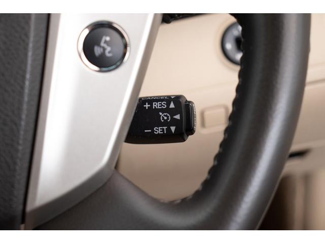 クラウン ロイヤルサルーン　ＵＳＢポート　ダブルエアバック　スマートキー＆プッシュスタート　クルーズコントロール　電動シート　オートエアコン　キーフリーシステム　パワーウインド　盗難防止装置　ナビ　サイドエアバック　横滑り防止（33枚目）