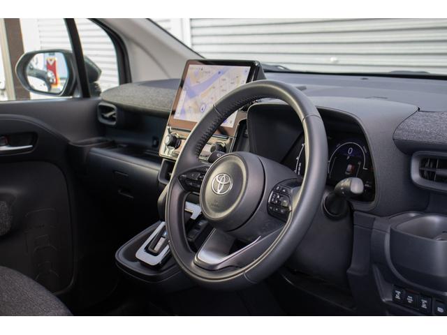 シエンタ ハイブリッドＺ　カーテンエアバック　コーナーソナー　パノラマカメラ　Ｂｌｕｅｔｏｏｔｈオーディオ　アクティブクルーズコントロール　ナビ付　盗難防止システム　ＬＤＡ　ＳＤ　衝突安全ボディ　横滑り防止機能　ＥＴＣ装備（18枚目）