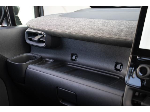 シエンタ ハイブリッドＺ　カーテンエアバック　コーナーソナー　パノラマカメラ　Ｂｌｕｅｔｏｏｔｈオーディオ　アクティブクルーズコントロール　ナビ付　盗難防止システム　ＬＤＡ　ＳＤ　衝突安全ボディ　横滑り防止機能　ＥＴＣ装備（32枚目）